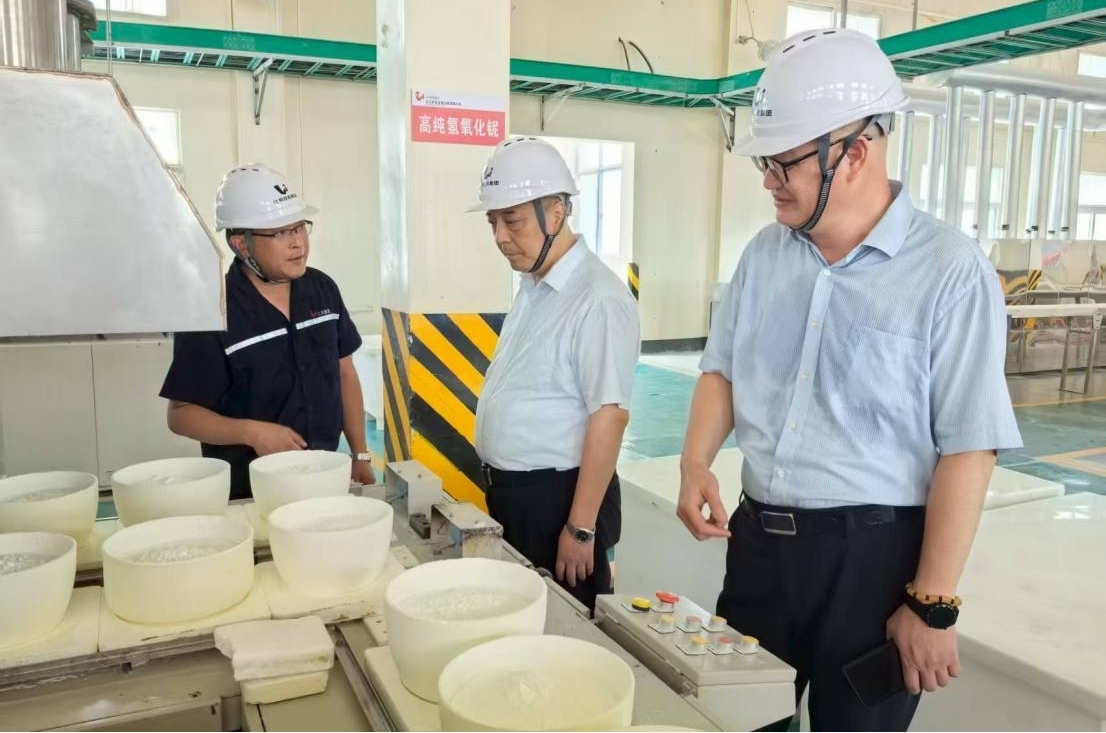 江文波到九冶公司慰问一线员工并开展调研